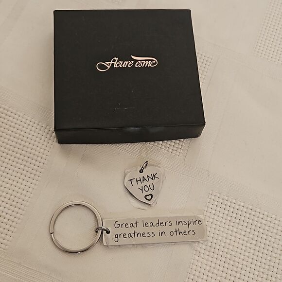 Fleure Esme Heart Friendship Keychain Silver - Picture 4 of 16